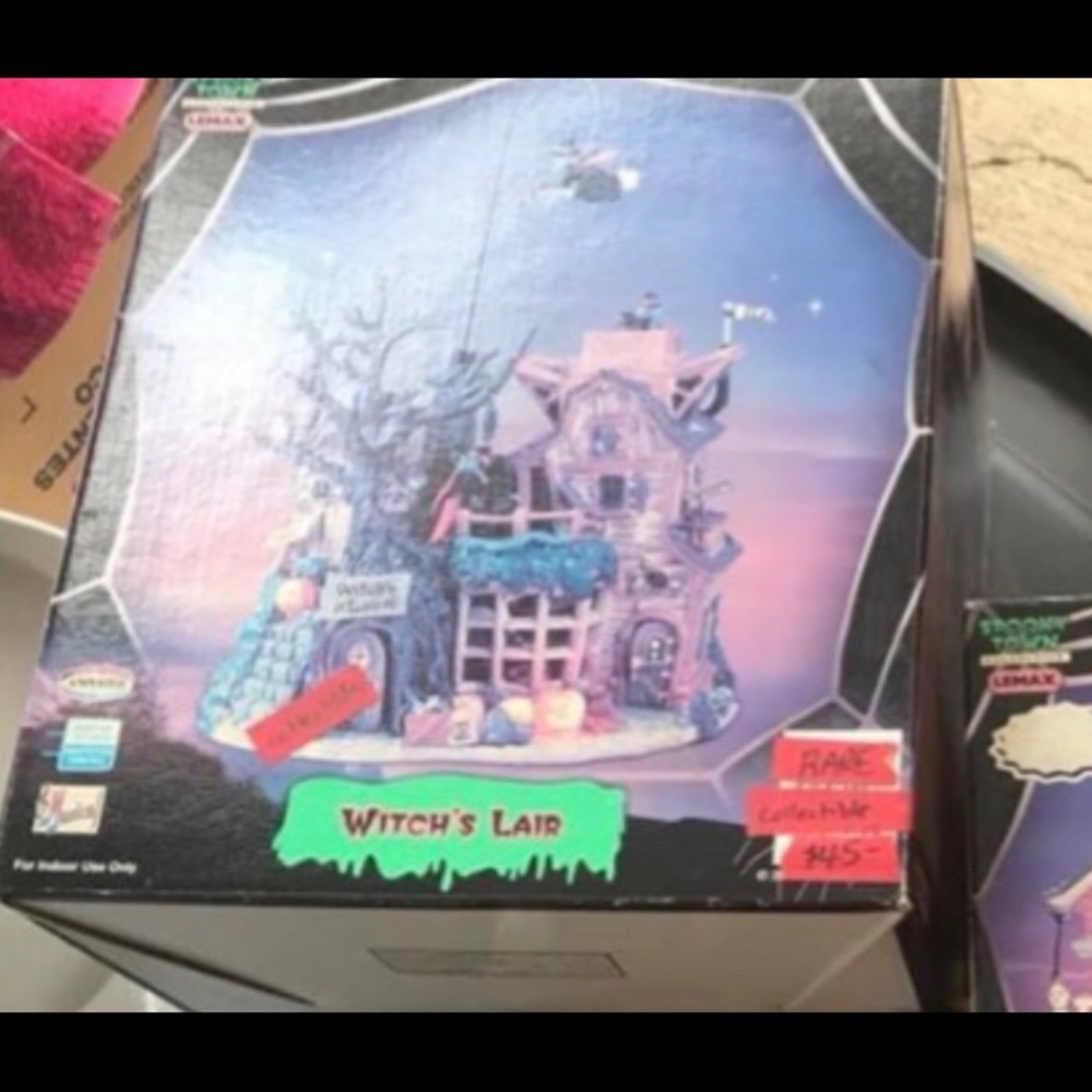 Lemax spookytown Witches Lair